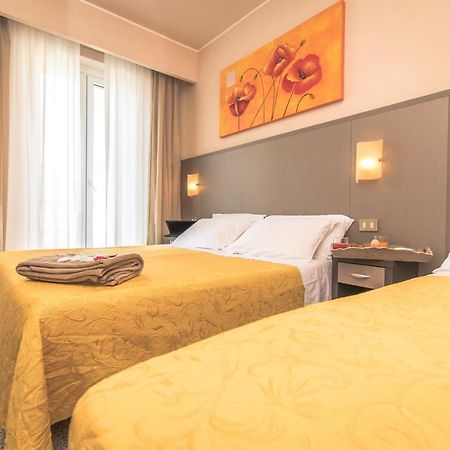 Hotel London Cattolica Zewnętrze zdjęcie