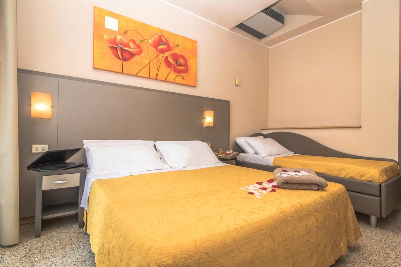 Hotel London Cattolica Zewnętrze zdjęcie
