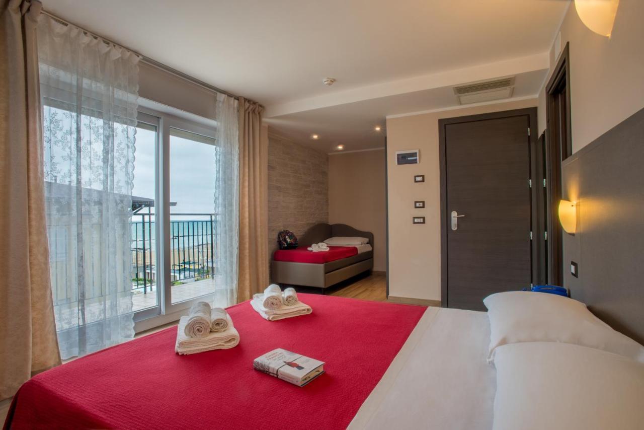 Hotel London Cattolica Zewnętrze zdjęcie