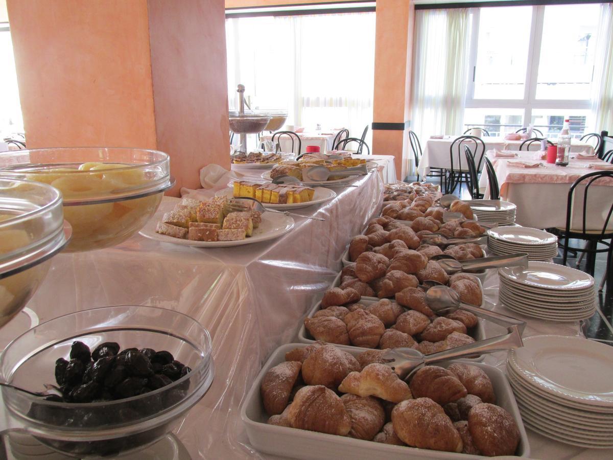 Hotel London Cattolica Zewnętrze zdjęcie